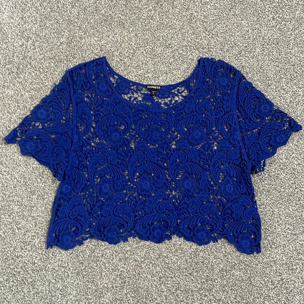 Express Crochet/Lace Crop Top size L